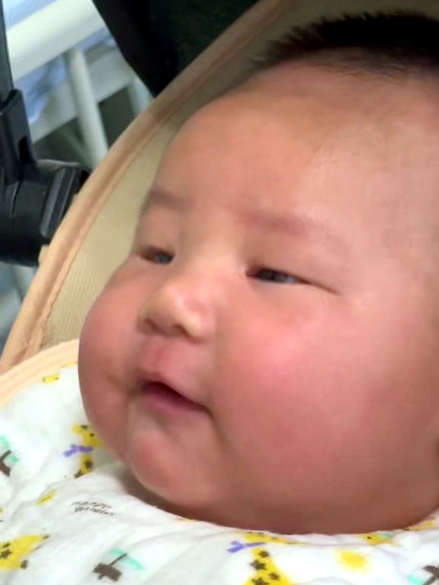 侧脸听声音的小表情